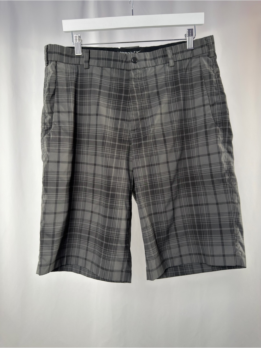 Nike Golf Men's Gray Plaid Shorts Size 34